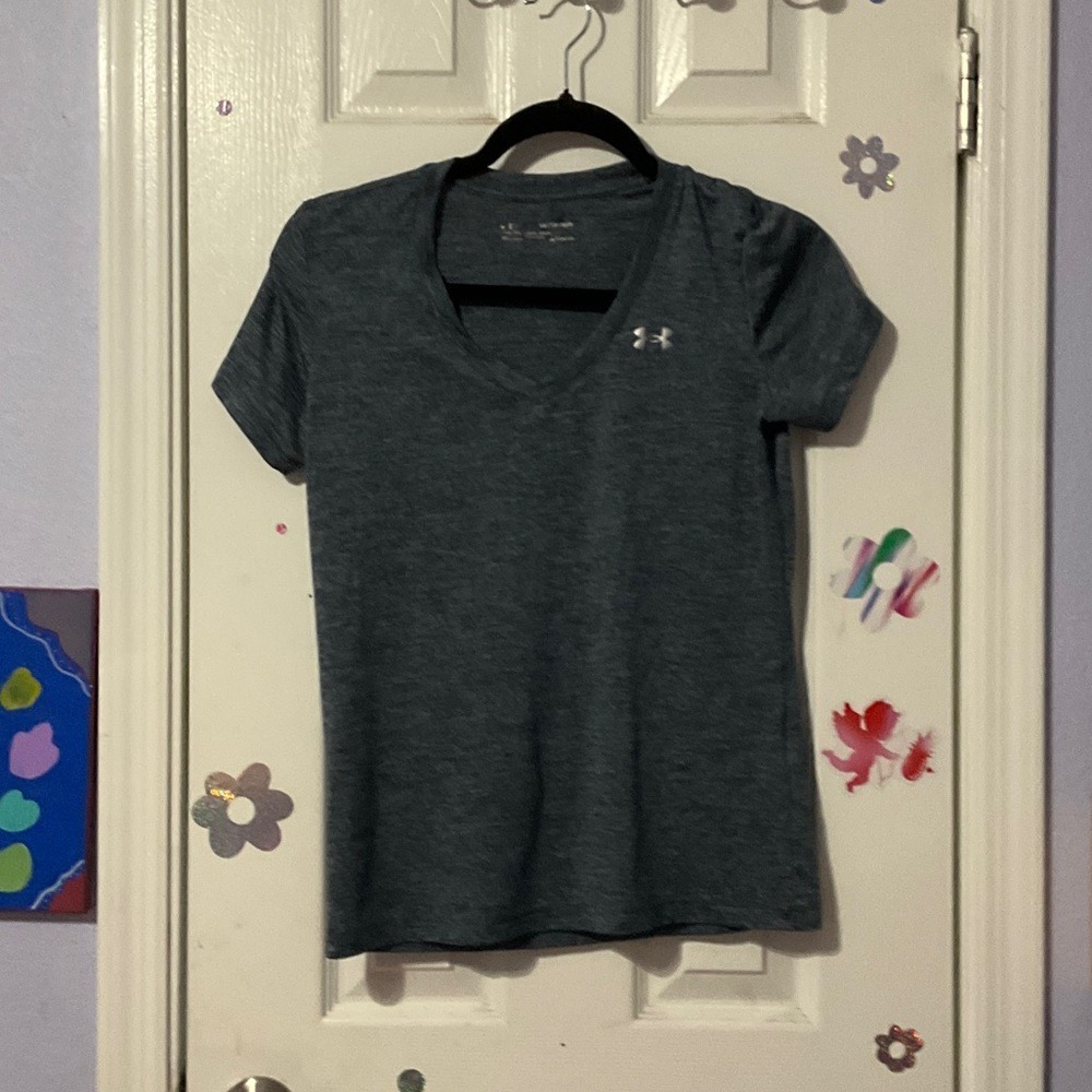 Under Armour Women's Dark Gray V-Neck‎ Tee